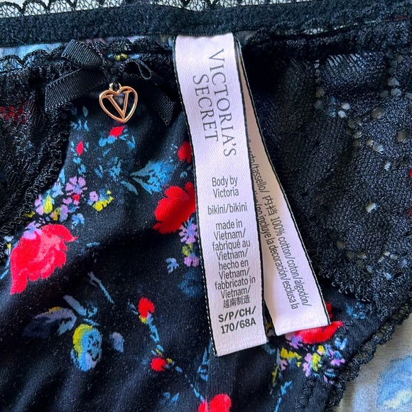 Victoria Secret Bra/Panty Set - Picture 3 of 4